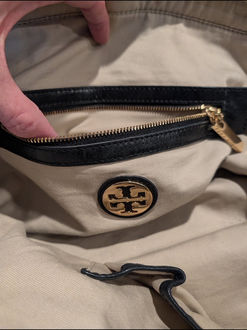Tory Burch Jayden Mesh Black Logo Tote - Picture 4 of 8